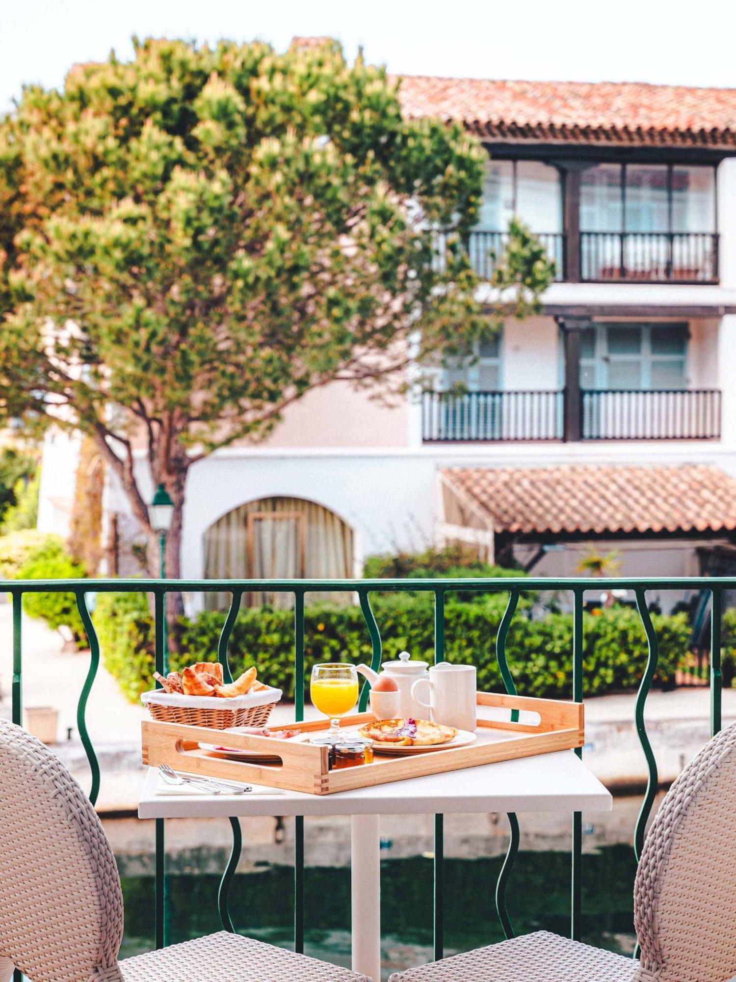 Le Suffren Hotel グリモー エクステリア 写真